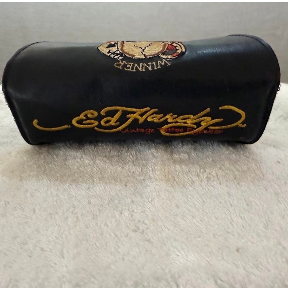 Ed Hardy Skull Roses Take All Sunglasses Case Black‎ Leather Embroidered Snap. - Picture 3 of 7